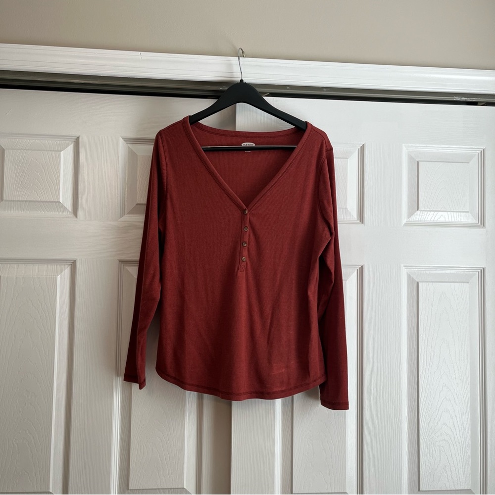 Fitted long sleeve top